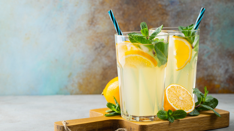 Shrimp Cocktail: -25 minutes Starter Meal